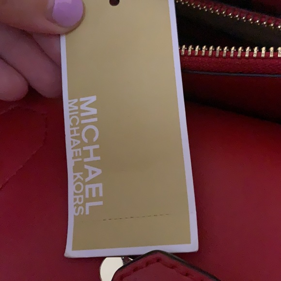MICHAEL KORS LARGE PURSE OBO STILL HAS TAGS INSIDE - Picture 9 of 9